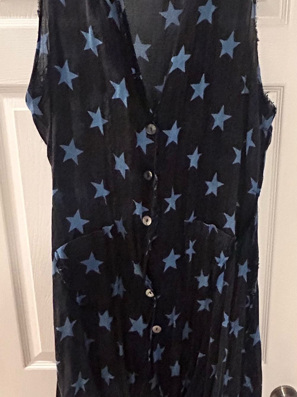 Sleeveless Black Star-Print Button Front Top